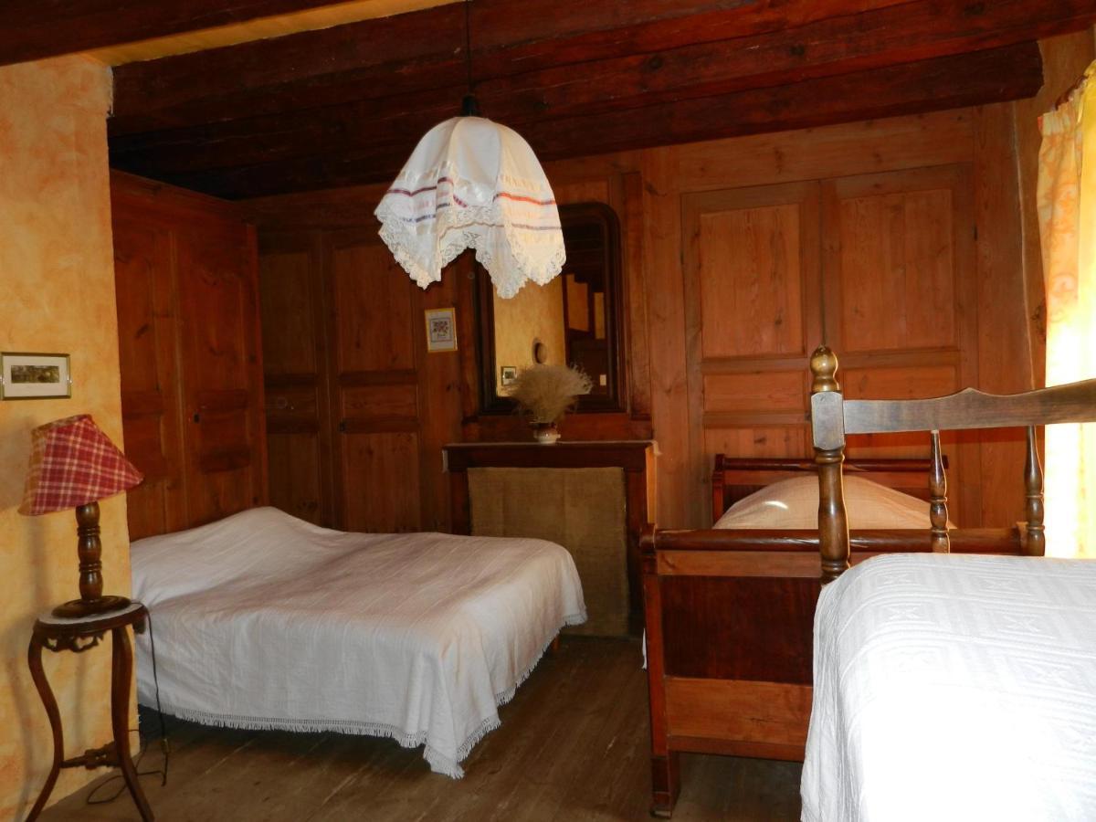 Auberge Paysanne Loubaresse  Exterior photo