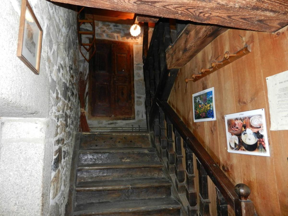 Auberge Paysanne Loubaresse  Exterior photo